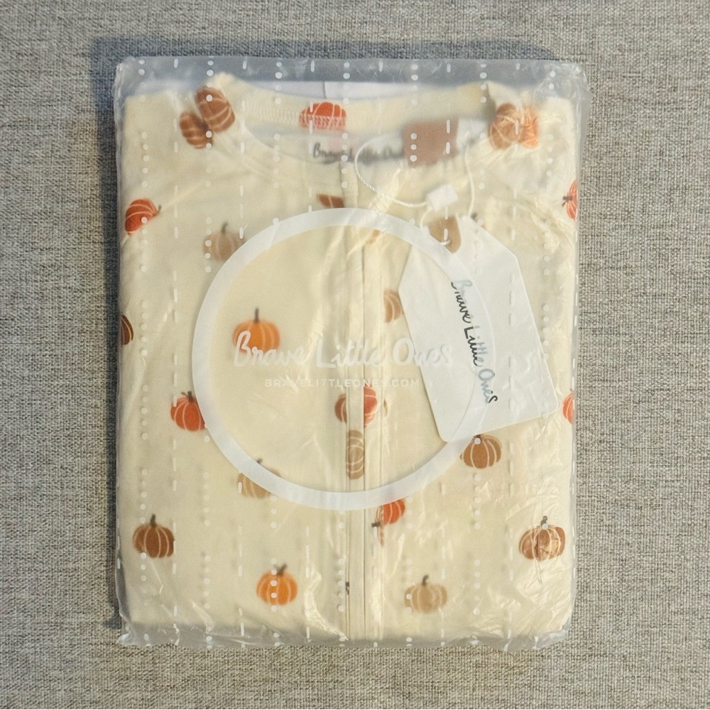 NIB / NWT Brave Little Ones Pumpkin Zip Romper, 6-12 months